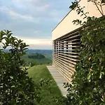 Relais Le Rocche Курортный комплекс Ла Морра