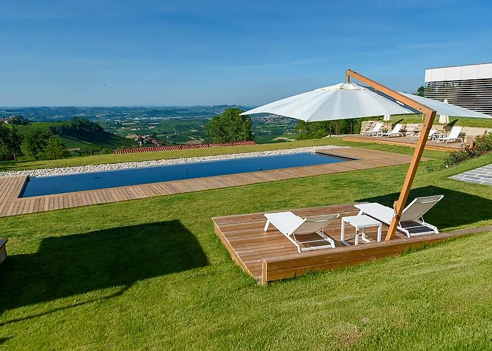 Relais Le Rocche * La Morra